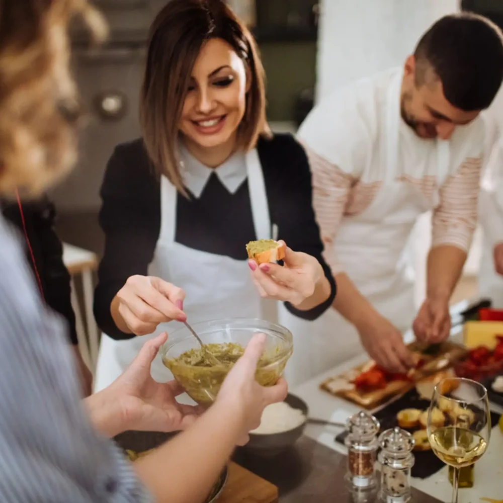 Gemeinsames kochen als Firmenevent im Chalet O